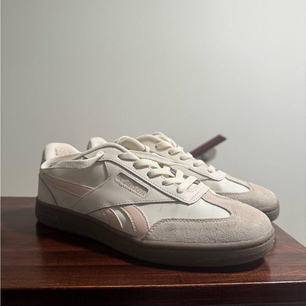 Reebok Women’s Cream and Light Pink Sneakers (ortholite)